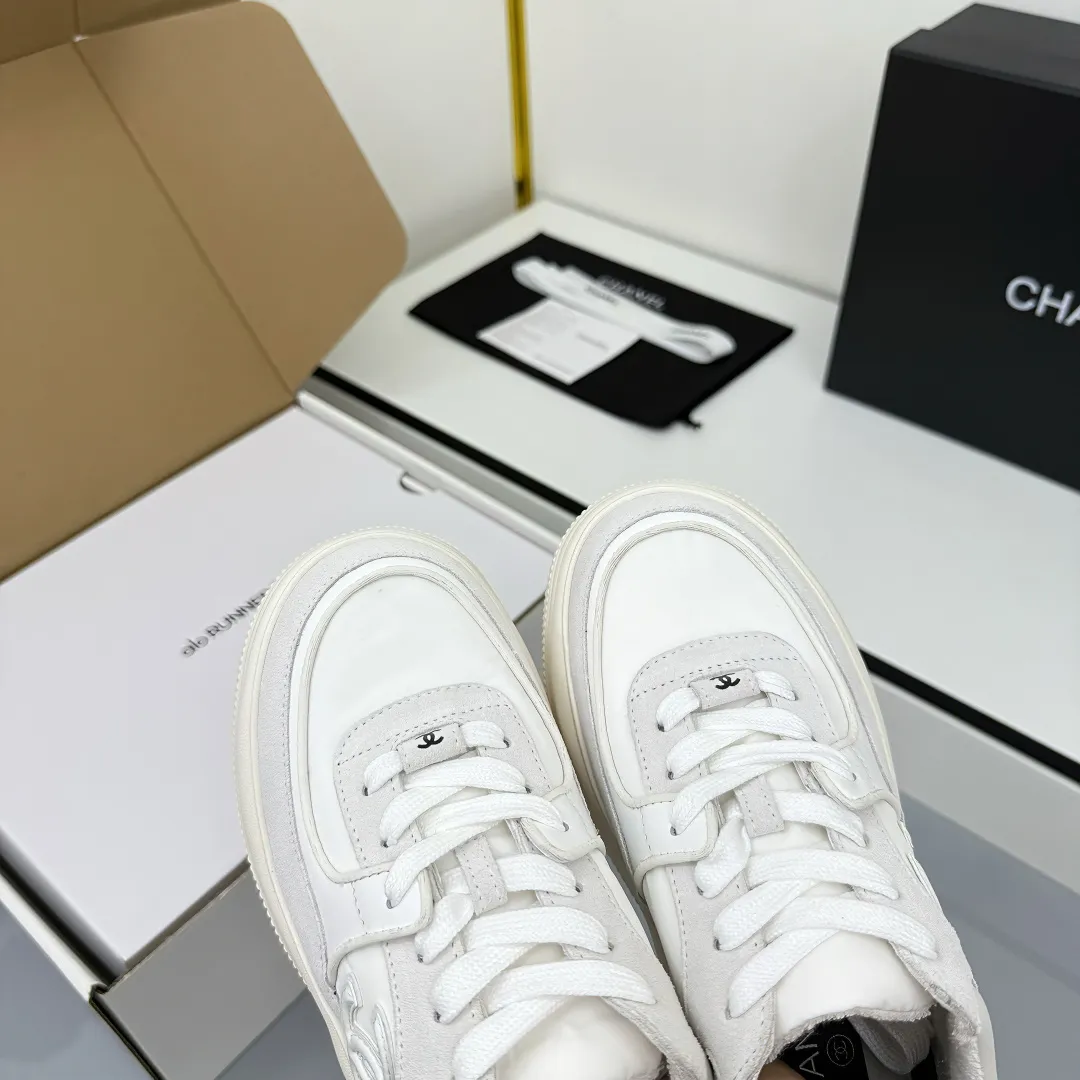 👟👟Ex-factory price 620👟👟 Chanel bread shoes ~ original calfskin panda shoes Chanel 25C latest hot style panda black and white sports shoes casual sneakers Xiaoxiang hot item classic black and white panda color coco girls must pay Fabric: original custom mixed sheepskin lining: original imported breathable mesh lining outsole: Original molded rubber + TPU combination Size: Women's 35-41